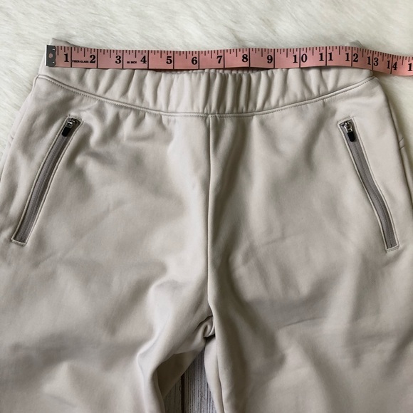 Uniqlo Joggers - Picture 4 of 12